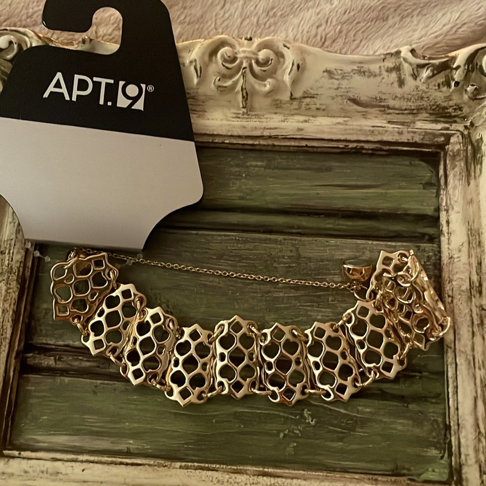 NWT Apt. 9 gold bracelet